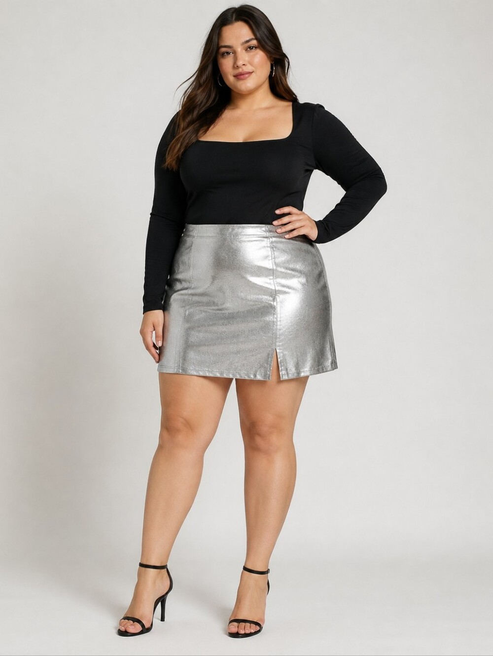 Forever 21 Women's Silver Metallic Mini Skirt